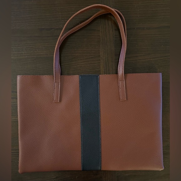 NWOT Leather purse by Vince Camuto - Picture 3 of 7